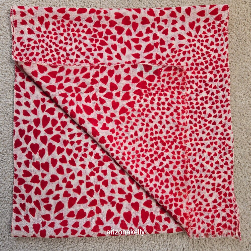100% Wool Oblong Scarf With Heart Design - Picture 10 of 10